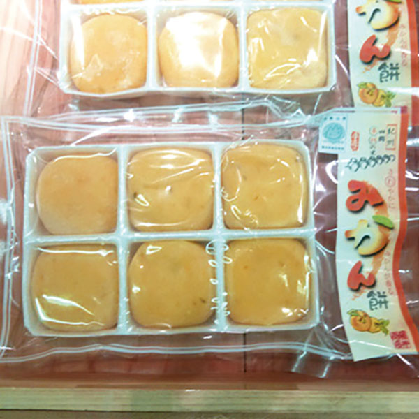 写真:みかん餅