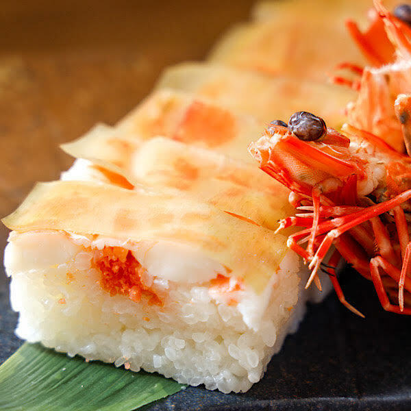 写真：さわやかジャバラ足赤海老の押し寿司